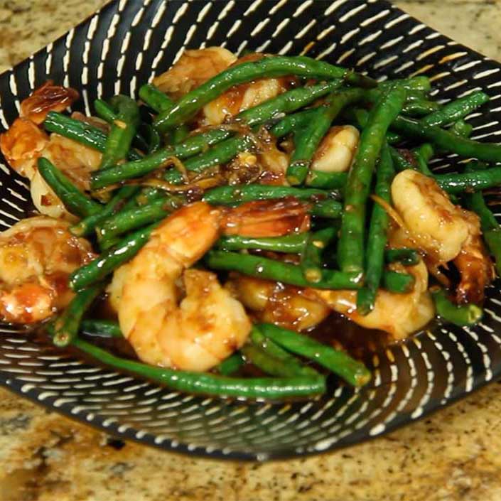 Spicy Long Bean and Shrimp Stir-fry – Maile's Thai Bistro